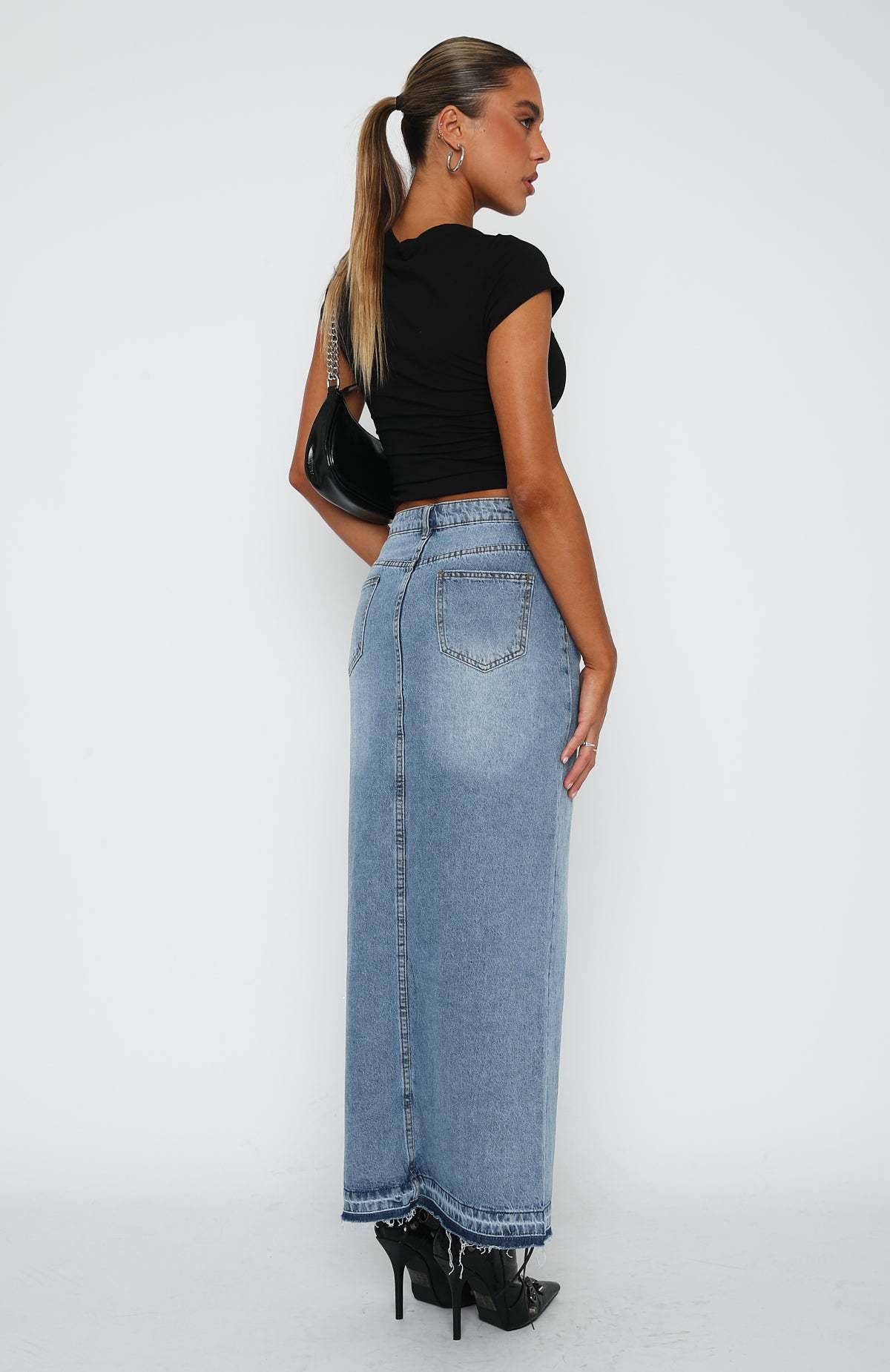 Novella | Trendy High-Waist Denim Skirt with Front Slit